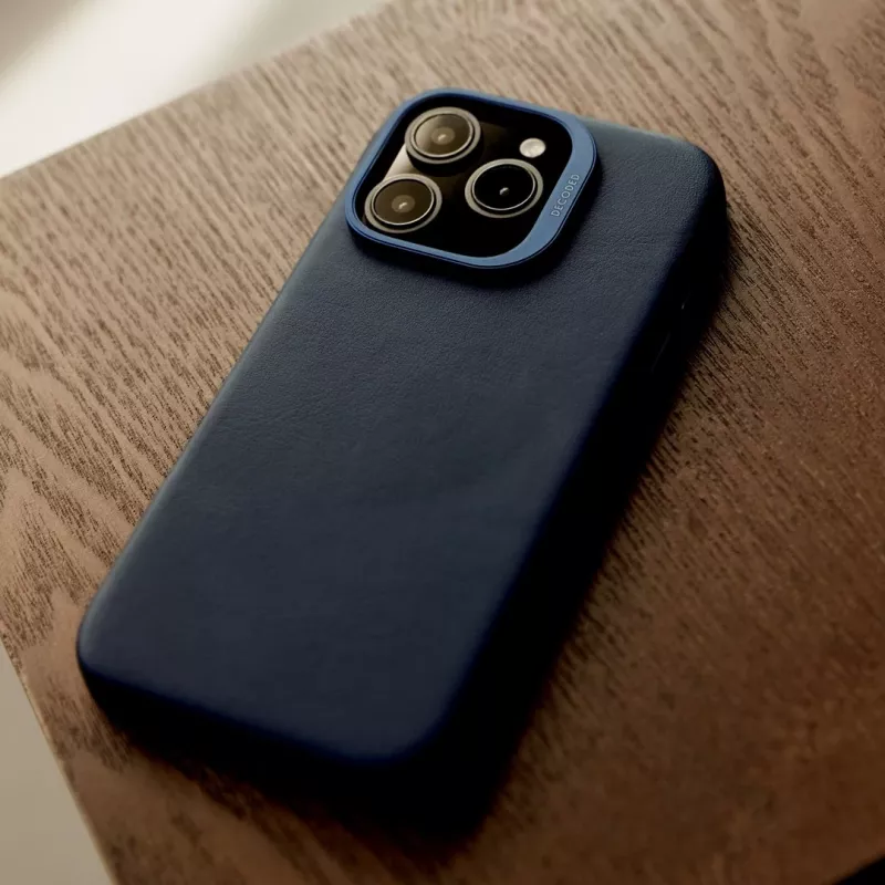 Decoded Leder-Rückseitenschutz für iPhone 16 Pro Max, MagSafe-kompatibel, Navy