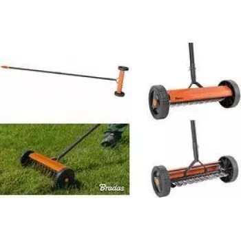 Bradas Rasenvertikutierer auf Rädern, Orange/Anthrazit, Metallrahmen, PVC-Griff, Stahlzinken, 32 cm Arbeitsbreite, 1 Stück (KT-V2045)