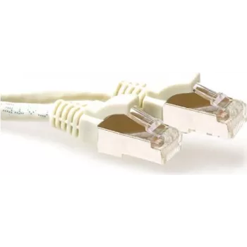 ACT Elfenbein 0,5m S/FTP CAT6A Snagless Patchkabel mit RJ45-Steckern FB6000