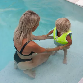 Sunnylife Kinder-Schwimmweste (1-2 Jahre) – Salty the Shark