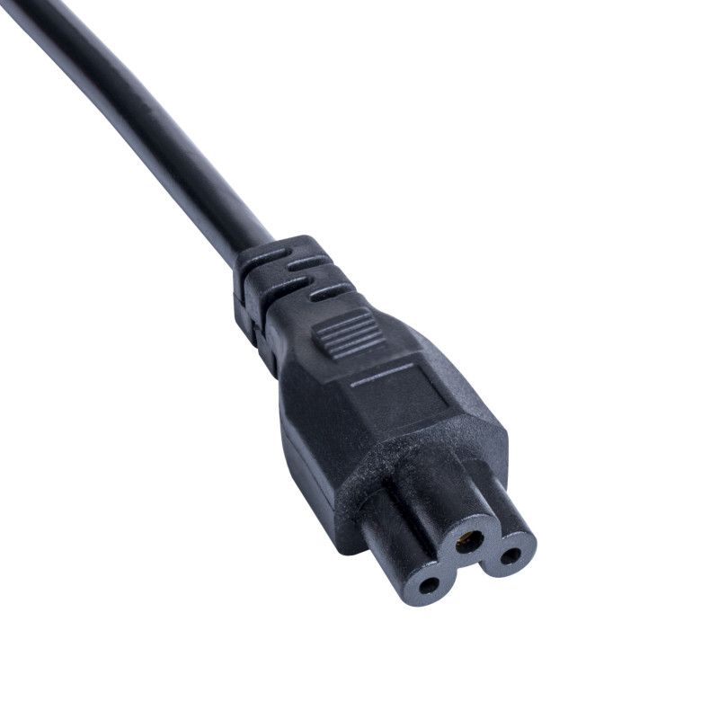 Akyga AK-AG-02A Netzkabel UK BS 1363 (Typ G) auf IEC C5 (Kleeblatt), CCA 3 x 0,5 mm², 1,5 m, Schwarz