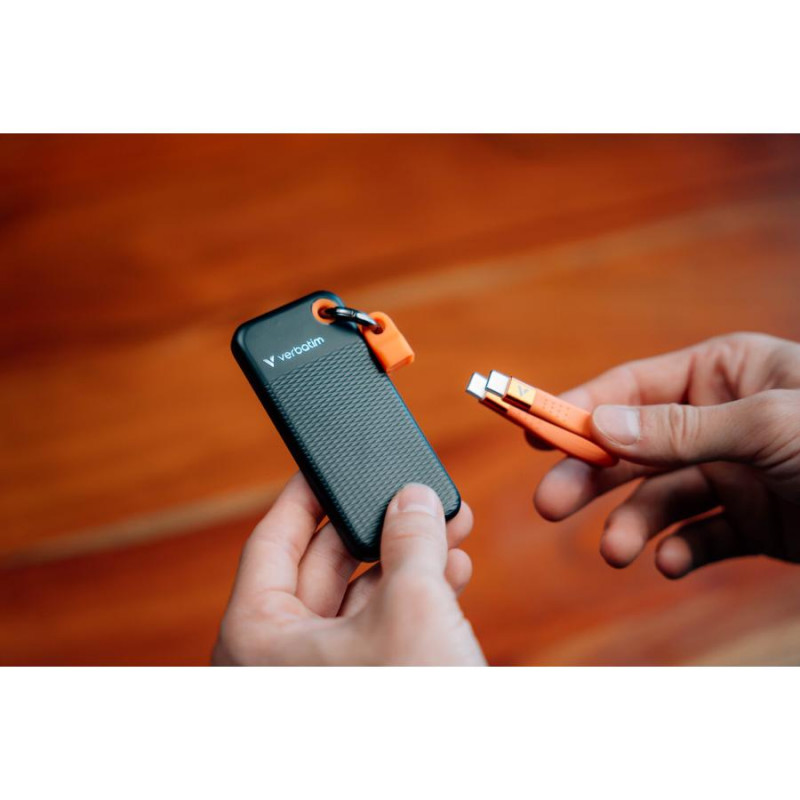 Verbatim Pocket 32285 tragbare SSD, 512 GB, USB 3.2 Typ-C, schwarz/orange