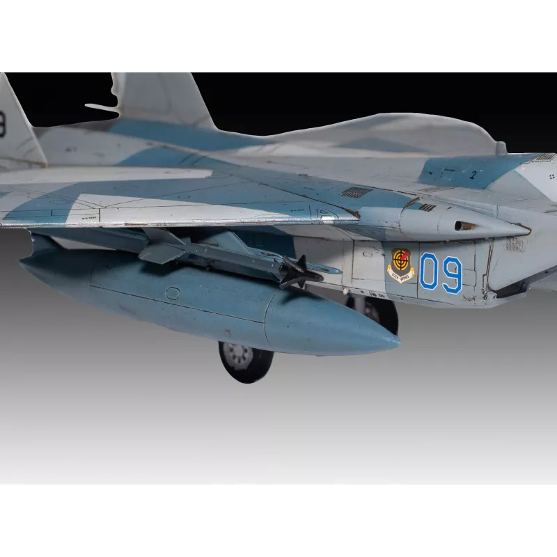 Revell Boeing F-15C Eagle Plastikmodellbausatz, 1:72 (03778)