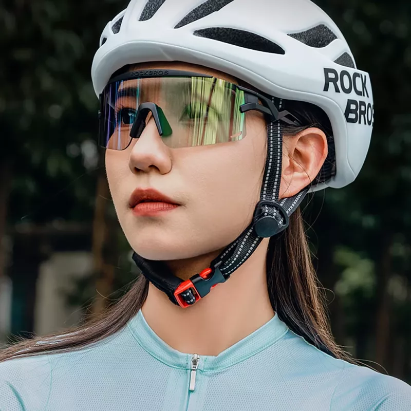 Photochrome Fahrradbrille Rockbros mit UV-Schutz und Korrektureinsatz, schwarz