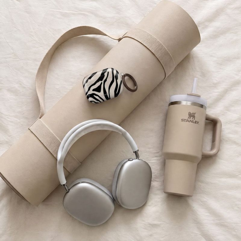 Tech-Protect Lamano Hülle für Apple AirPods Pro 3 mit Karabiner, Nature Muse (Schwarz und Beige)