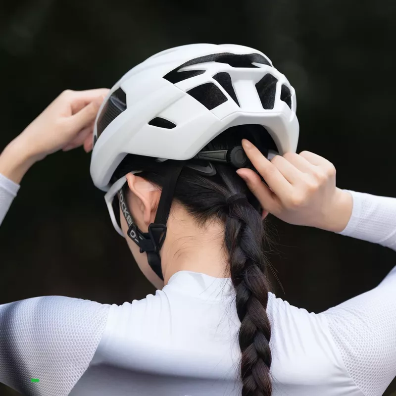 Rockbros LK-15 Carbon Fiber Fahrradhelm 58-62cm, Hellgrau