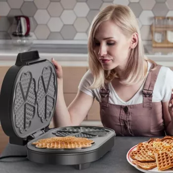 BLACK+DECKER BXFC3200E 1400 W Belgisches Waffeleisen – Antihaftbeschichtet, verstellbarer Thermostat, Edelstahl