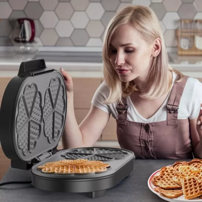 BLACK+DECKER BXFC3200E 1400 W Belgisches Waffeleisen – Antihaftbeschichtet, verstellbarer Thermostat, Edelstahl