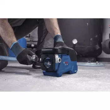 BOSCH POWERTOOLS Akku-Wasserpumpe GTP 18V-28 Solo, 18V (Blau/Schwarz, ohne Akku, für sauberes Wasser)