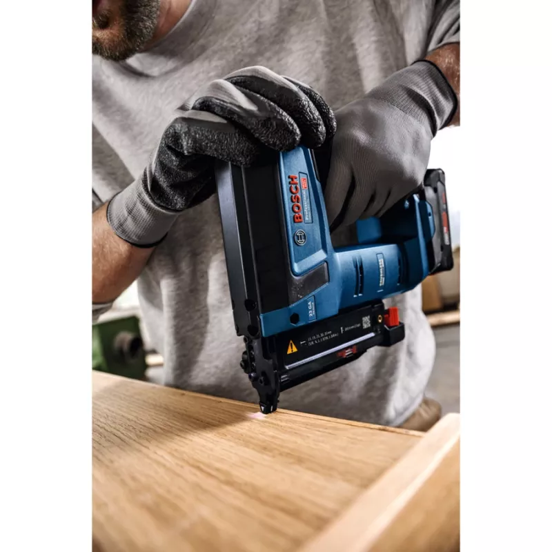 Bosch Professional GNH 18V-35 Akku-Nagler 18V (ohne Akku, Blau/Schwarz)