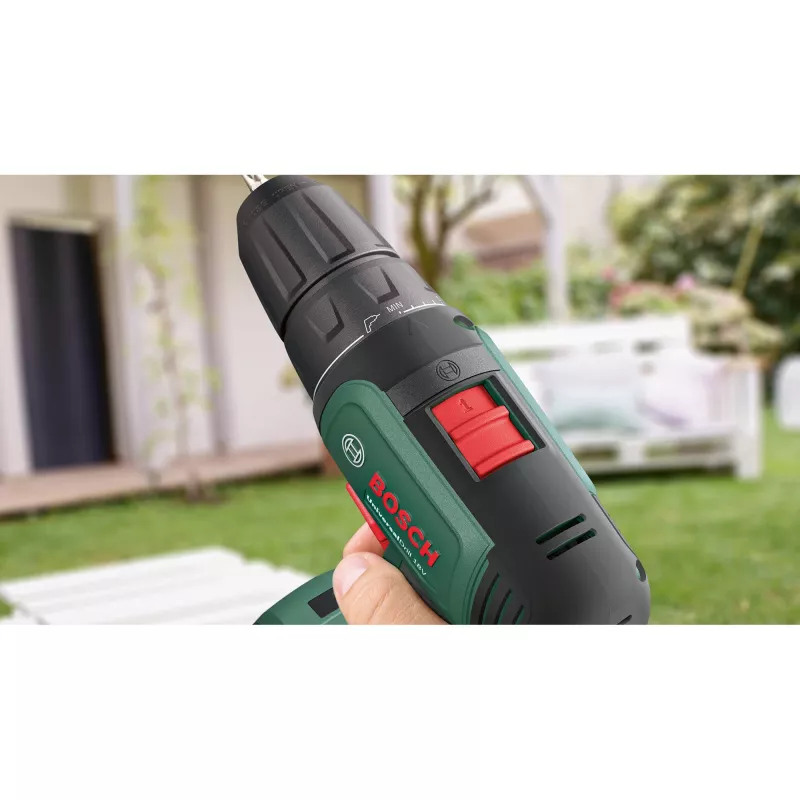 BOSCH UniversalImpact 18V Akku-Schlagbohrschrauber (Grün/Schwarz, 2x1,5 Ah Li-Ion, 241-teiliges Set)