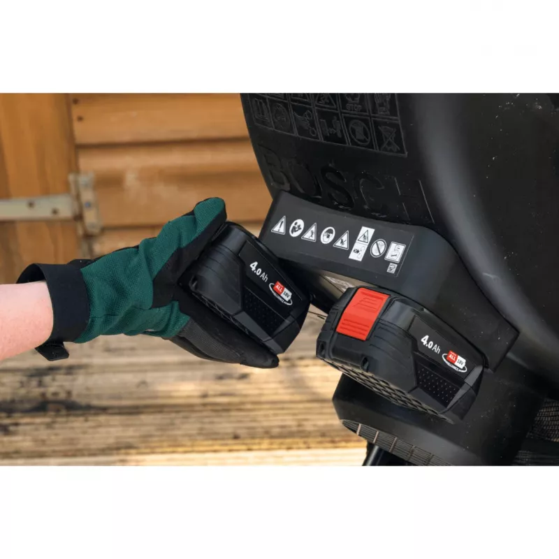 Bosch UniversalShredder Solo Akku-Gartenhäcksler, 36V (2x18V), 40 mm Aststärke, 50 L Auffangbox, Grün/Schwarz, Gerät ohne Akku (06008E0001)