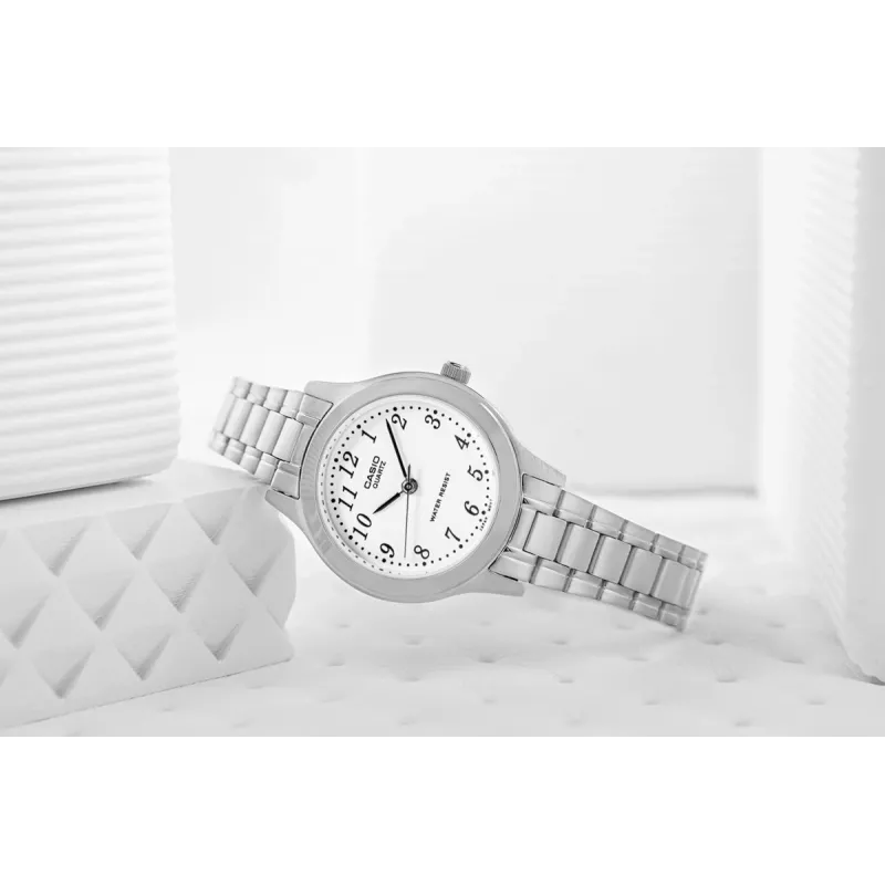 CASIO Damen Analog Quarzuhr LTP-1128A-7B 33mm Silbernes Zifferblatt Edelstahl