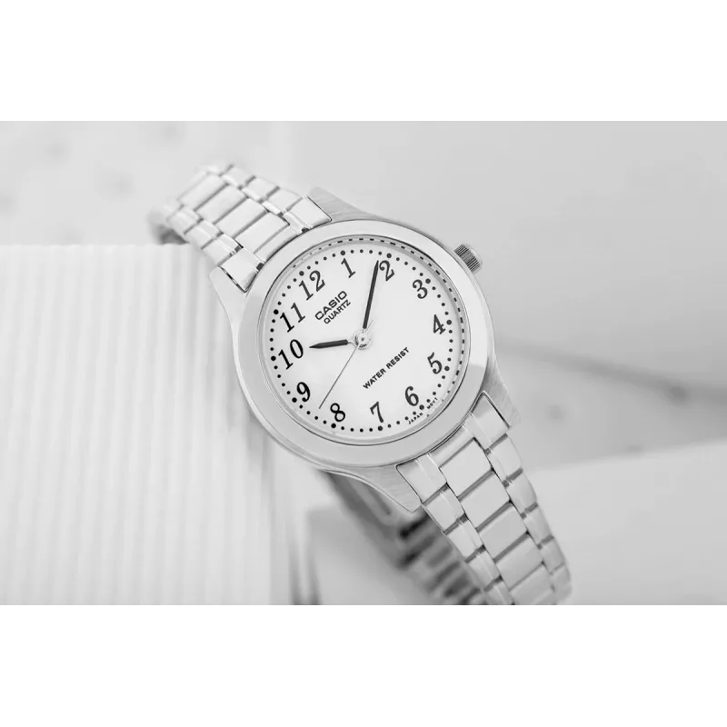 CASIO Damen Analog Quarzuhr LTP-1128A-7B 33mm Silbernes Zifferblatt Edelstahl