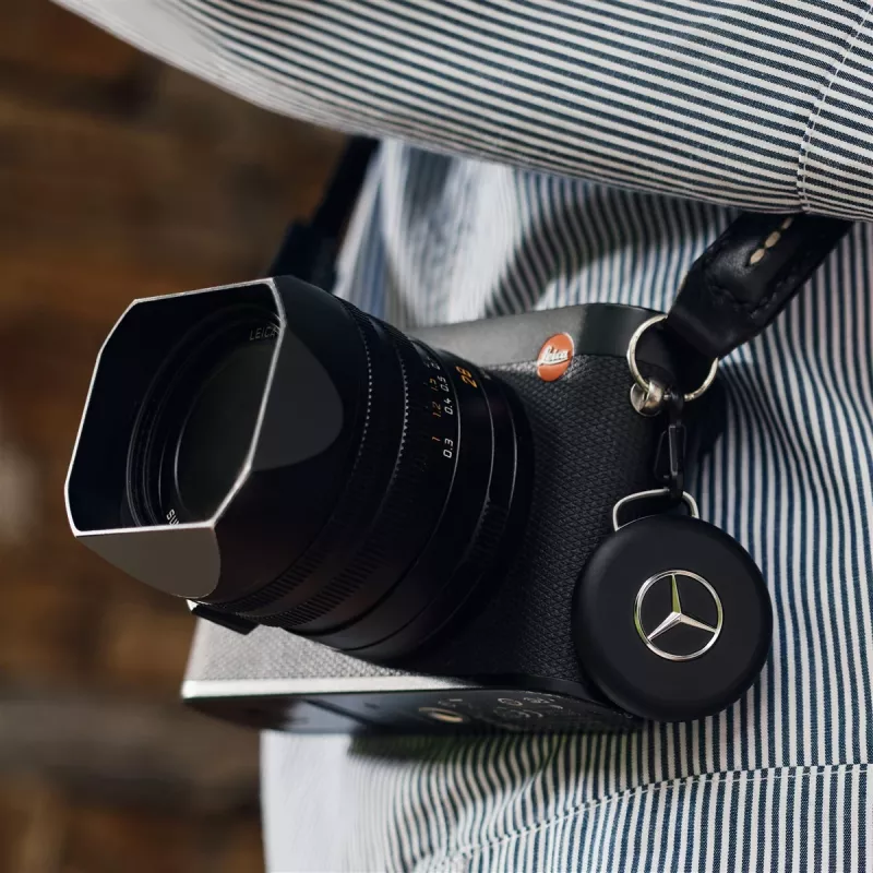 Chipolo LOOP Mercedes – Wiederaufladbarer Bluetooth-Tracker mit Silikonschlaufe für iOS & Android, Schwarz
