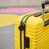 Chipolo POP – Bluetooth Tracker mit austauschbarer Batterie für iOS & Android, 4er-Pack - Schwarz, Weiß, Rot, Blau