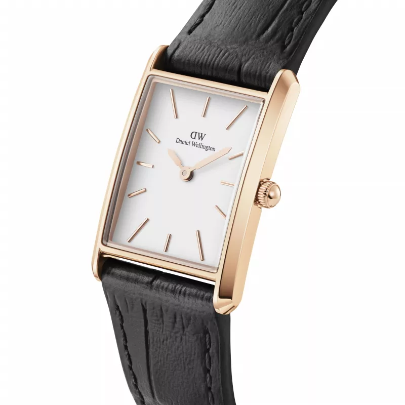 DANIEL WELLINGTON Quadro Damenuhr 32mm Roségold Edelstahl Cremeweißes Zifferblatt Schwarzes Lederarmband DW00100693