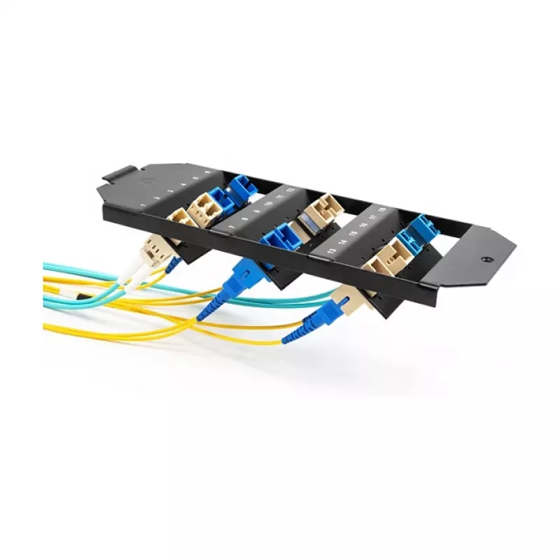 Delock Glasfaser-Montagehalterung für Bodentank 18 Port für SC Simplex / LC Duplex Kupplungen Schwarz (88163)