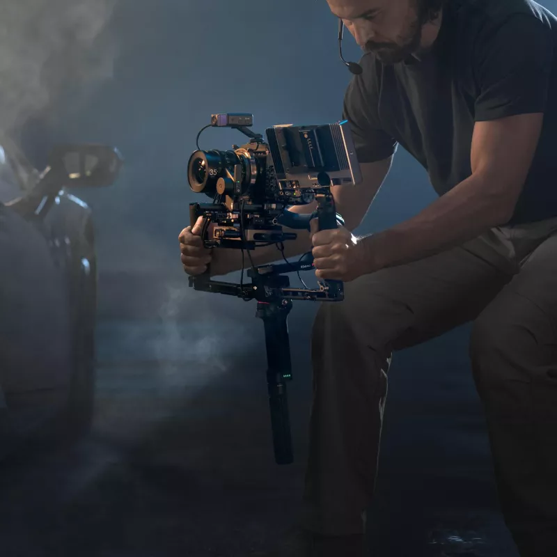 DJI RS 4 Pro Combo 2026 Gimbal-Stabilisator mit Bildübertragung und Focus Pro Motor