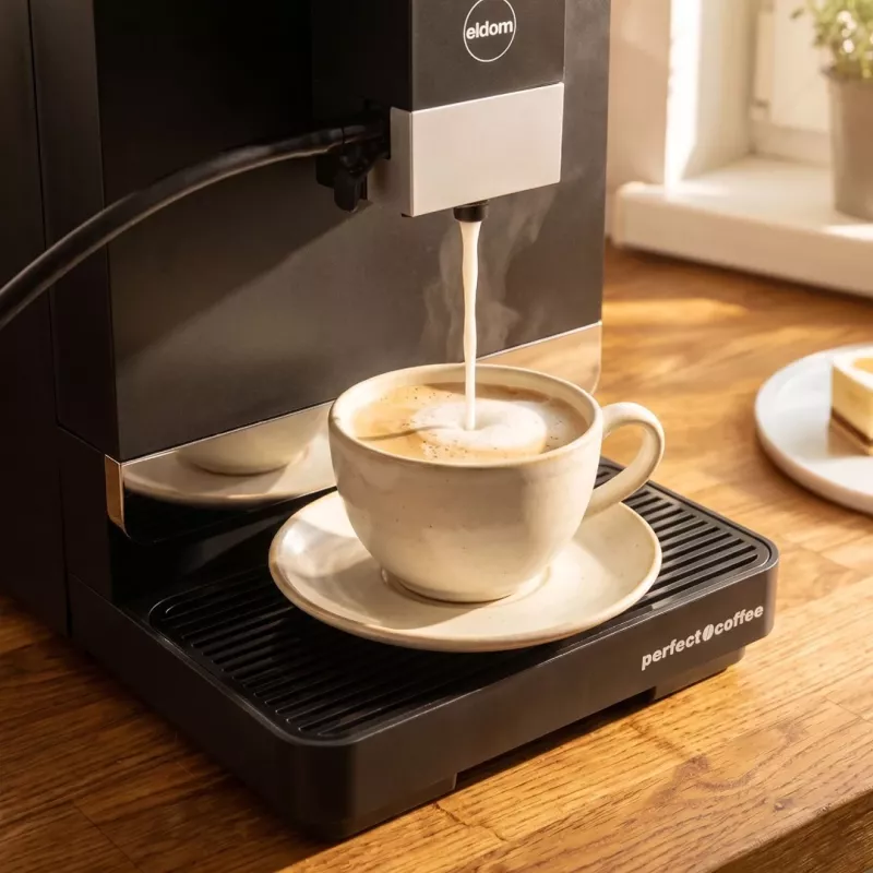 ELDOM ECA10 Automatische Kaffeemaschine mit Druck, 7 Programme, 19 Bar, 1450 W, 1,8 L Wassertank, Bean-to-Cup, LCD, Schwarz