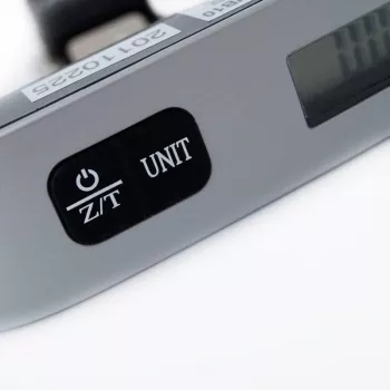 ELDOM WB10 Digitale Gepäckwaage 50 kg mit hintergrundbeleuchtetem LCD, Edelstahlhaken, Tara- und Haltefunktionen