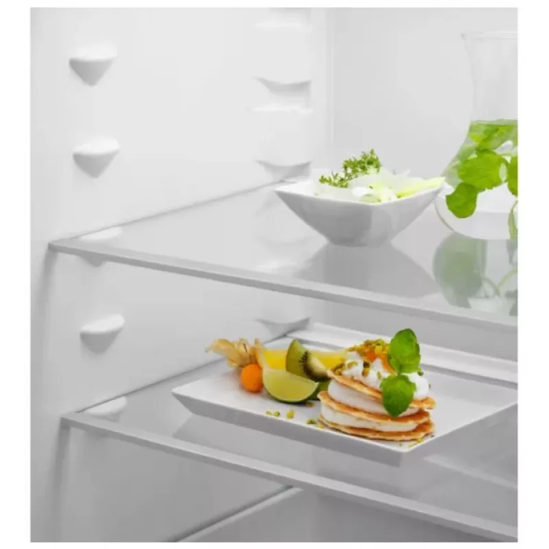 Electrolux LNA7NE18S Integrierter Kühl- und Gefrierschrank - 253L Gesamtkapazität, Low Frost, Energieeffizienzklasse E