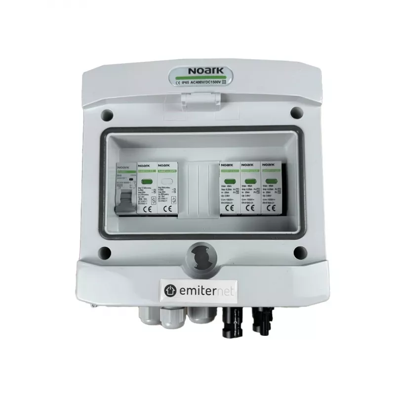 EMITER Schaltanlage angeschlossen DCAC Hermetic IP65 EMITTER mit Noark 1000V Typ 1+2 DC Überspannungsableiter, 1 x PV-String, 1 x MPPT // und AC Noark Typ 1+2, 10A 1-Phase