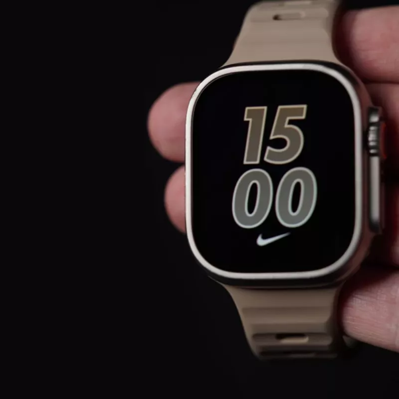 Evelatus Sport Silikon Loop Armband für Apple Watch 42/44/45/49mm Schwarz