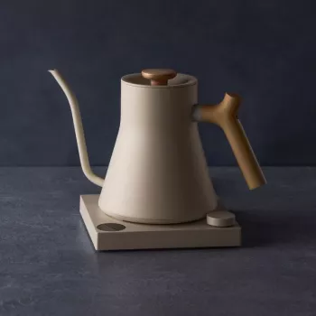 Fellow Stagg EKG PRO Elektrischer Pour-Over-Wasserkocher 900ml Sesam-Beige mit Holzgriff
