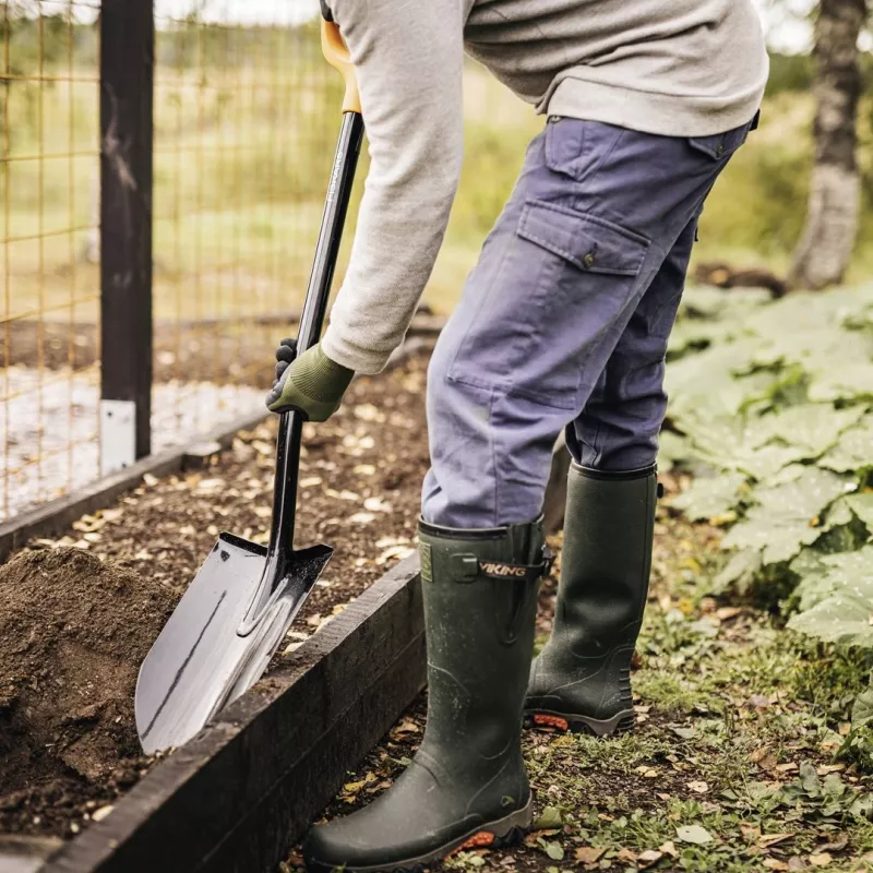 Fiskars Solid+ XL Spaten mit scharfer Klinge und Stahl-D-Griff, Borstahlklinge, 1250 mm