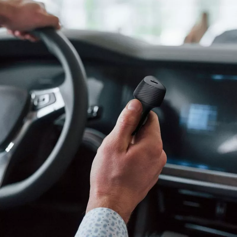 Forcell F-Energy Carbon Car Charger USB-C QC3.0 PD 20W mit USB-C auf Lightning Kabel CC50-1C Schwarz
