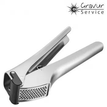GEFU GARLICO Knoblauchpresse, Edelstahl-Knoblauchpresse mit integriertem Reinigungsstift, ergonomischer Griff, spülmaschinenfest, silber