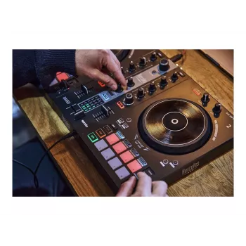 Hercules DJ Essentials Kit mit DJControl Inpulse 200, DJMonitor 32 Lautsprechern und HDP DJ45 Kopfhörern