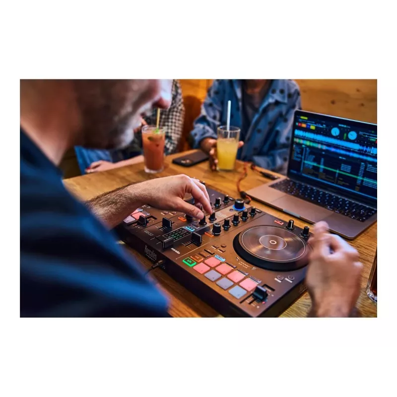 Hercules DJ Essentials Kit mit DJControl Inpulse 200, DJMonitor 32 Lautsprechern und HDP DJ45 Kopfhörern