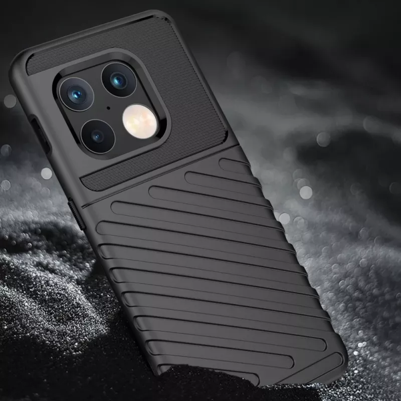Hurtel Thunder Case Flexible Armored Cover für OnePlus 10 Pro Schwarz
