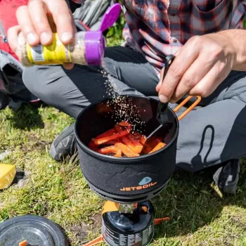 Jetboil 1,5L Keramik-Kochtopf - Camping-Kochtopf mit FluxRing, harteloxiertem Aluminium, Antihaftbeschichtung, klappbaren Griffen