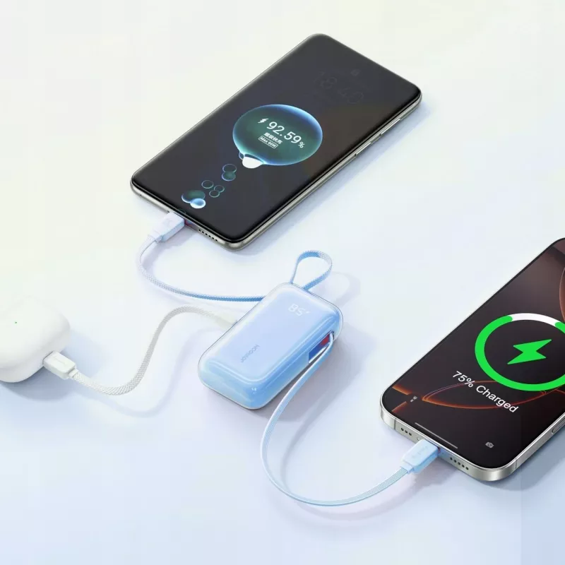 Joyroom JR-PR2L 10000mAh 35W Powerbank mit Digitalanzeige, integrierten ausziehbaren USB-C- und Lightning-Kabeln (0,7m), Blau