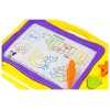 LEAN TOYS Tafel mit Stempeln und buntem Hintergrund