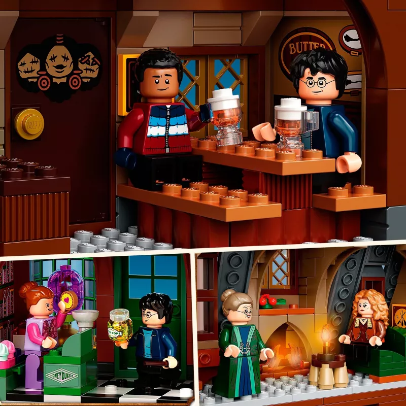LEGO Harry Potter Besuch in Hogsmeade 76388 Bauset (851 Teile)