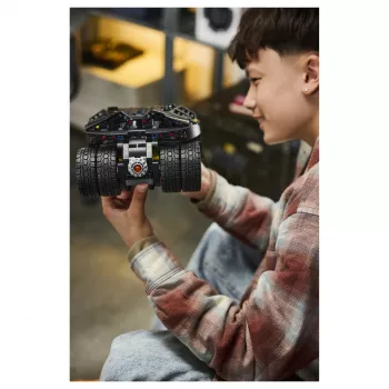 LEGO Technic 42239 Batmobile Tumbler - 1360-teiliges anspruchsvolles Bauset für Kinder und Erwachsene