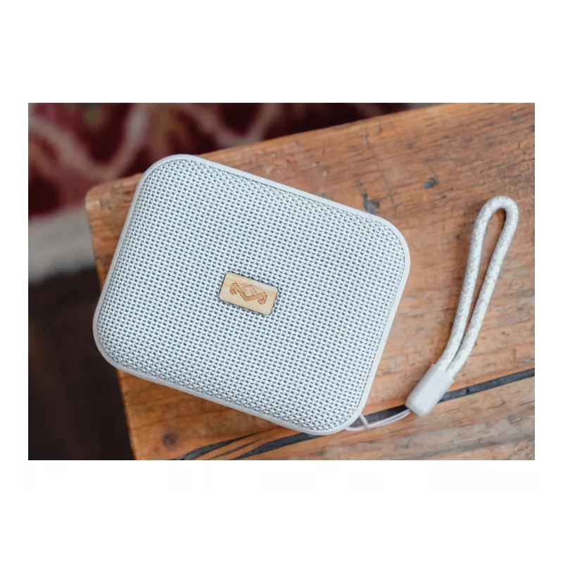 Marley Jammin Tragbarer Bluetooth-Lautsprecher (Creme) - IP67 wasserdicht, 12 Std. Akku, kabelloses Stereo-Pairing