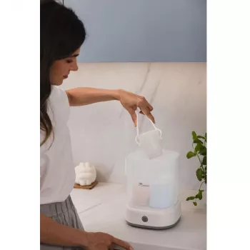 Momini Bottle Steriliser QuickSteam - Elektrischer Dampfsterilisator für 6 Babyflaschen, 8-Minuten-Zyklus, automatische Abschaltung, BPA-frei