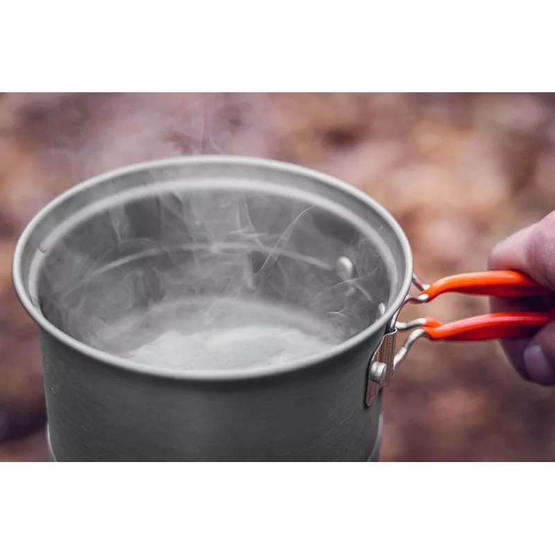 NEO TOOLS 63-144 7-teiliges Camping-Kochgeschirr-Set aus eloxiertem Aluminium mit abnehmbarem Griff, 2 Töpfen, Bratpfanne, Deckel, Reinigungsschwamm und Netzbeutel