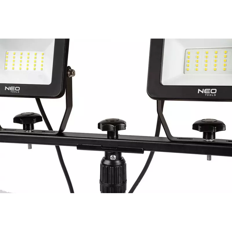 NEO Tools 99-061 20W LED-Flutlicht 1600lm 6500K IP65 Kaltweiß mit 1,5m Kabel