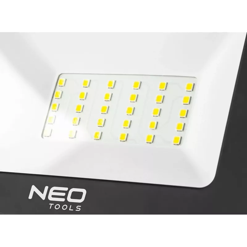 NEO TOOLS 99-063 20W COB LED Akku-Arbeitsscheinwerfer 1800lm IP65 mit Powerbank