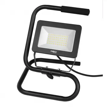 NEO TOOLS 99-063 20W COB LED Akku-Arbeitsscheinwerfer 1800lm IP65 mit Powerbank