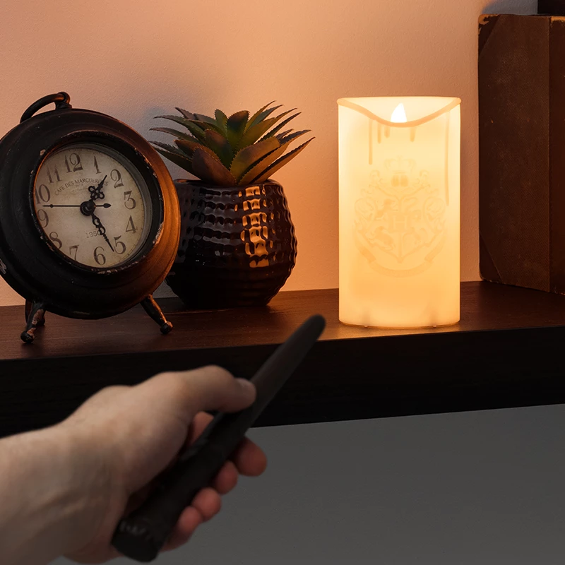 Paladone Harry Potter LED Kerzenlicht-Set mit Zauberstab-Fernbedienung V3 – 10 schwebende flackernde Kerzen