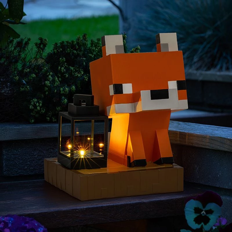 Paladone Minecraft Fuchs Solarleuchte - LED-Deko-Figur für den Außenbereich mit Dämmerungssensor, warmweißem Licht und spritzwassergeschütztem Design