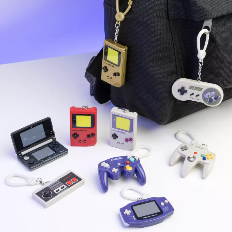 Paladone Nintendo Backpack Buddies Serie 3 Sammler Schlüsselanhänger Überraschungstüten (24er Display-Karton, V3)