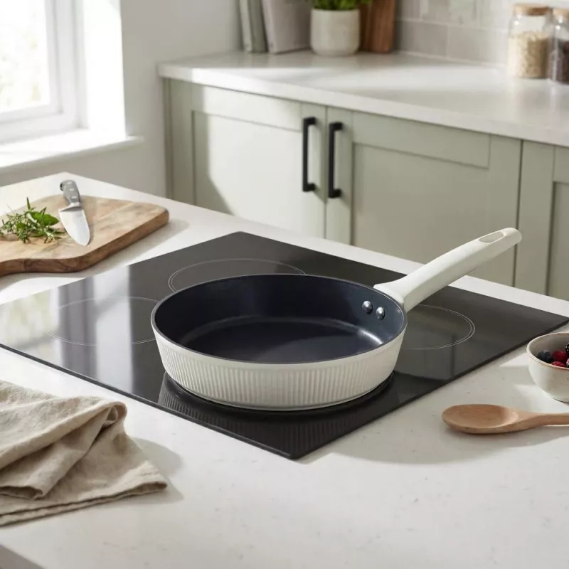 Russell Hobbs RH03862C Cote 28 cm Bratpfanne, Creme